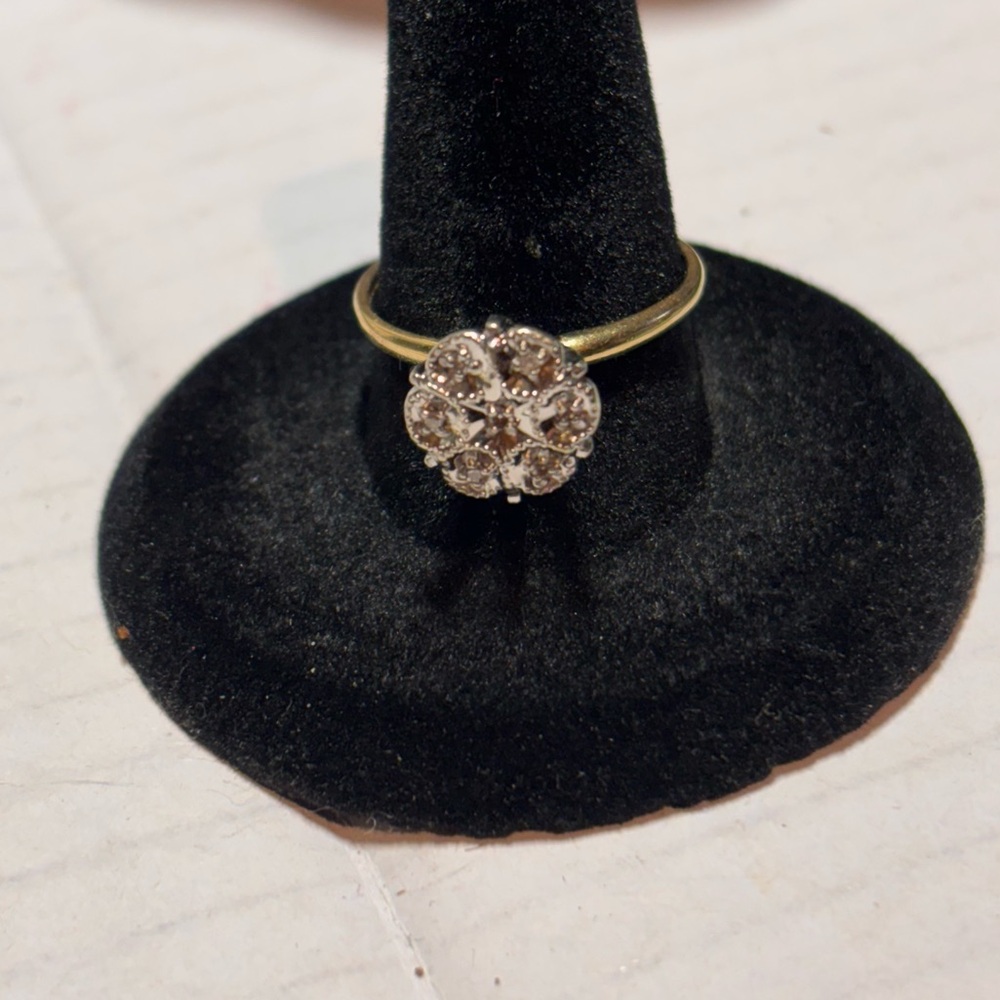 14 karat gold diamond chip Mid Century Modern ring size 8 1/2